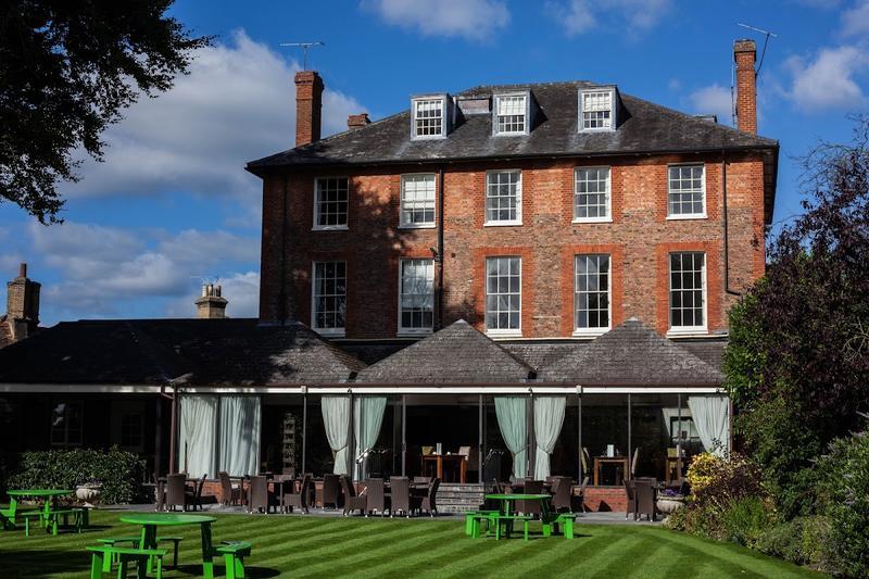 Riverside Hotel & Restaurant