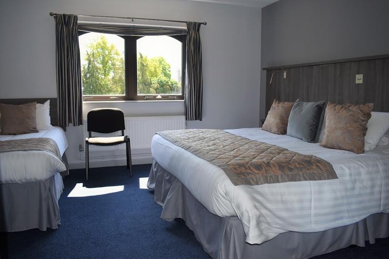 Sandown Park Exhibition & Sandown Lodge Hotel — photo 2