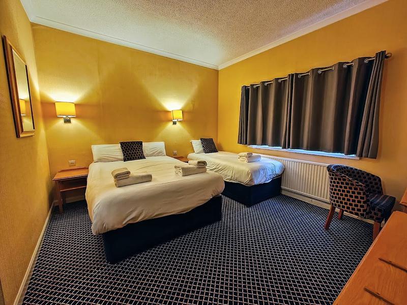 The Carlton Park Hotel — photo 2