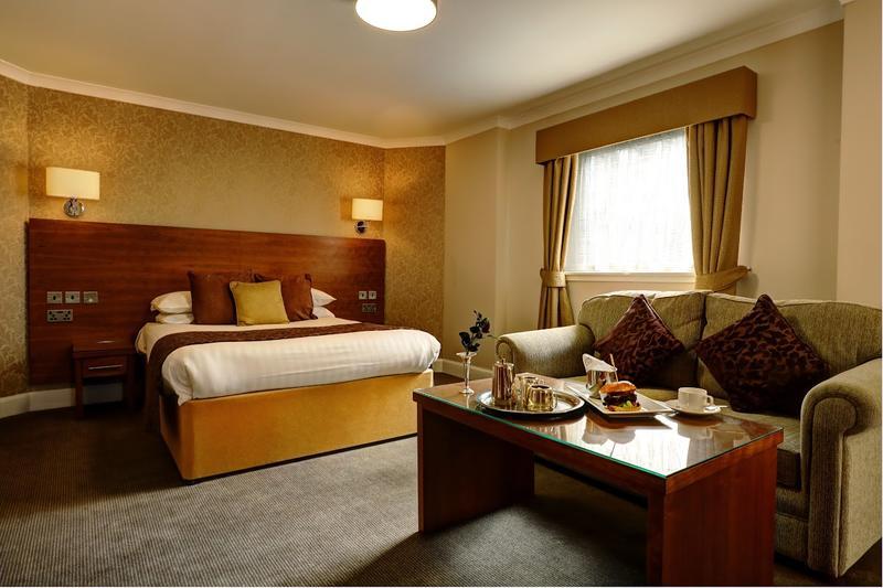 The Golden Lion Hotel — photo 2