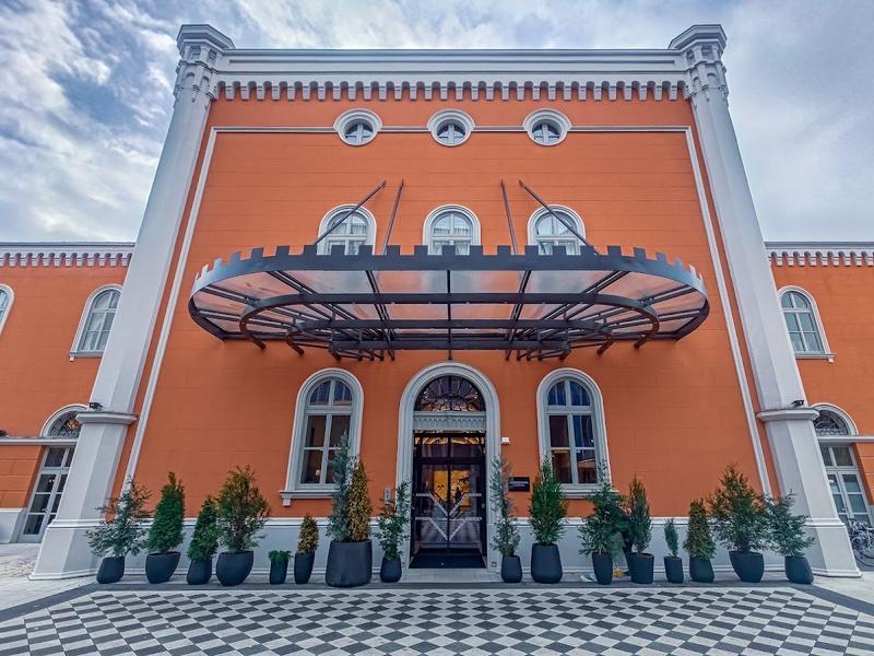 The Imperial Riding School Renaissance Vienna Hotel