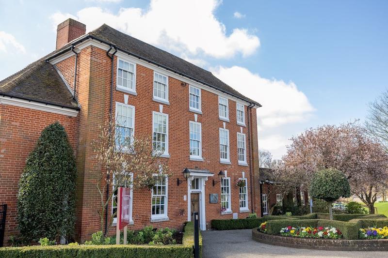 Windmill Village Hotel Golf & Leisure Club