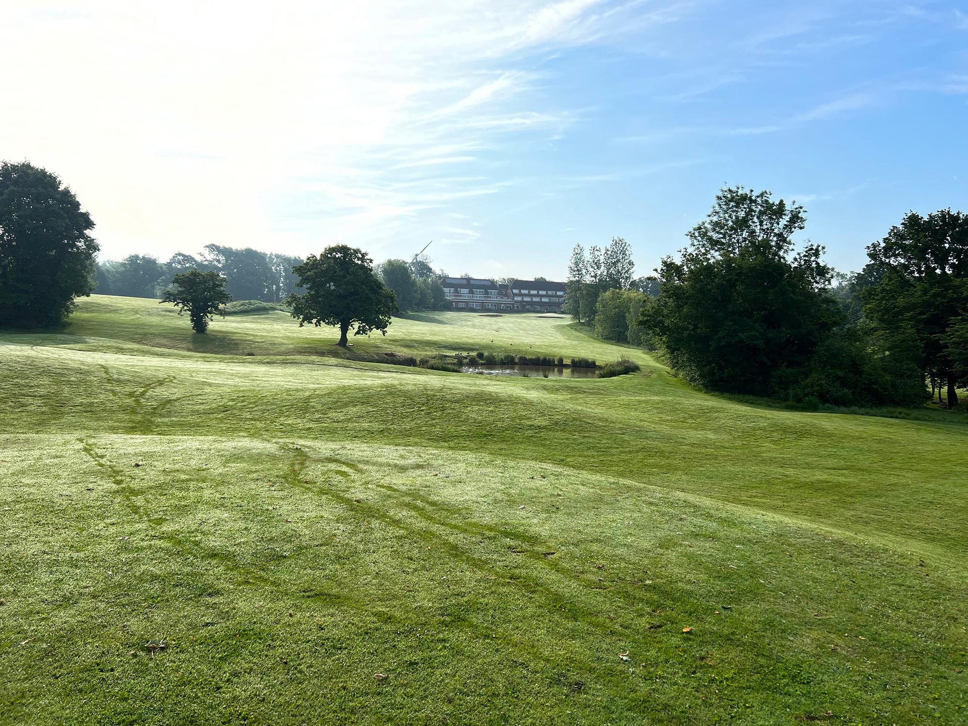 London Beach Country Hotel & Golf Club