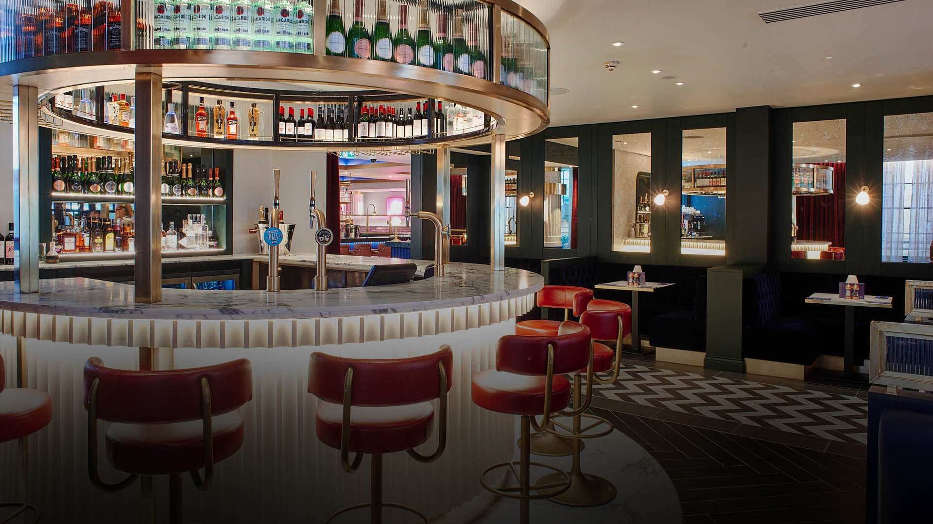 Le Monde Hotel - Image 1