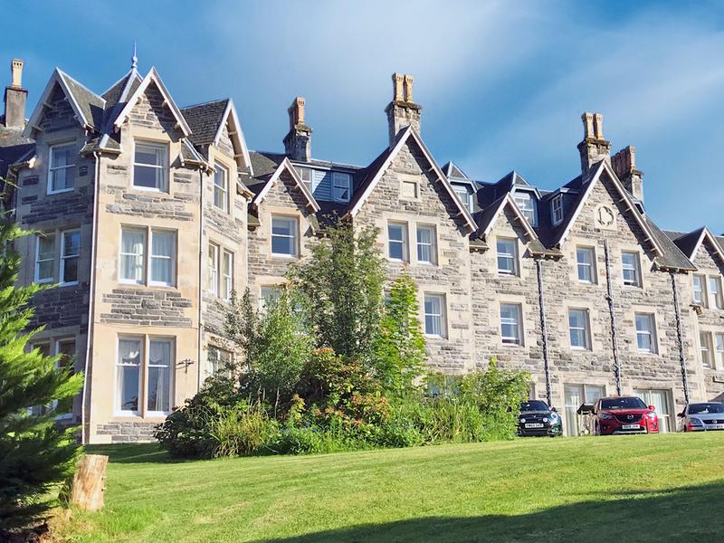 Ben Wyvis Hotel - Image 1