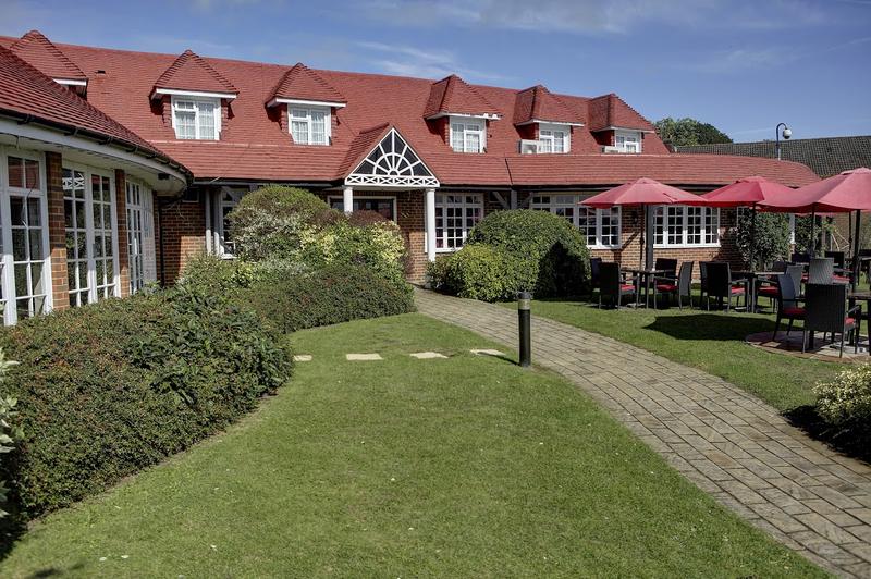 Best Western Calcot Hotel - Image 1