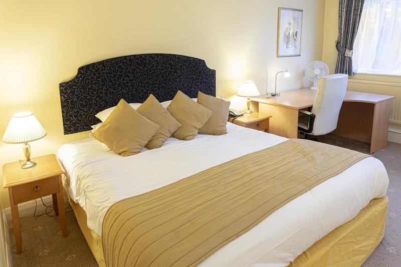 Best Western Tiverton Hotel - Image 2