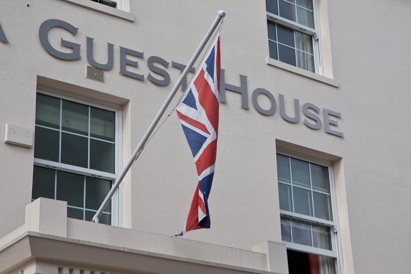 Chelsea Guest House - Image 1