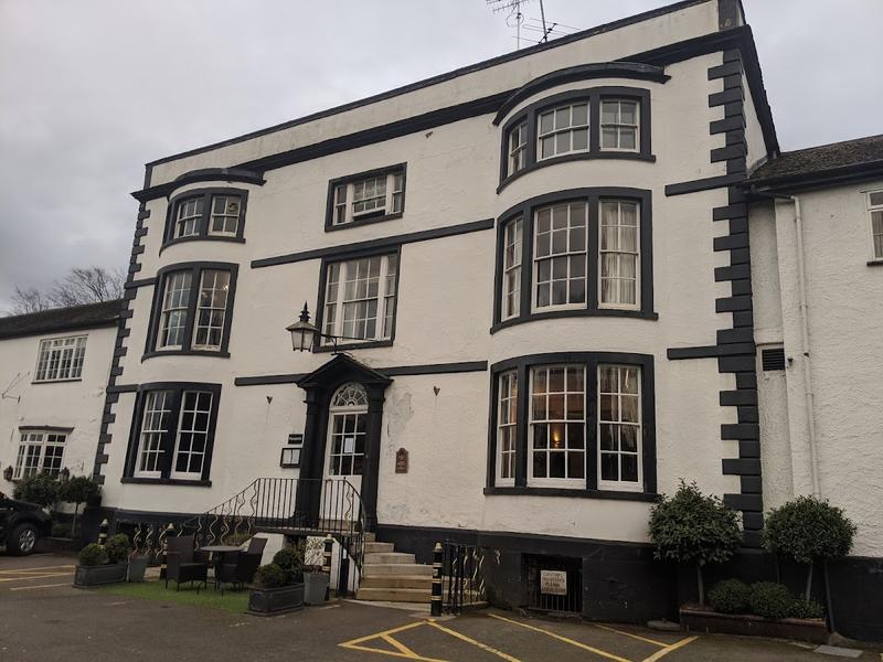 Donington Manor Hotel - Image 1