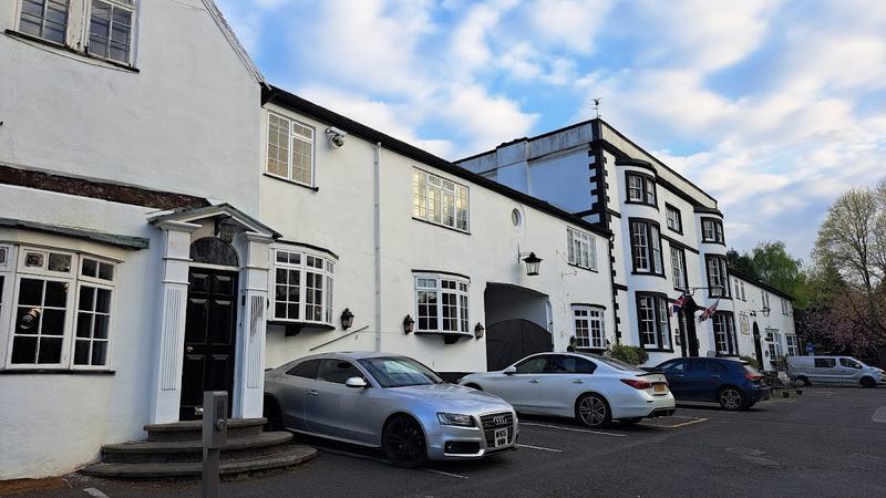 Donington Manor Hotel - Image 1