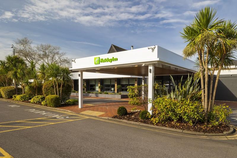 Holiday Inn Express Reading South - Image 1
