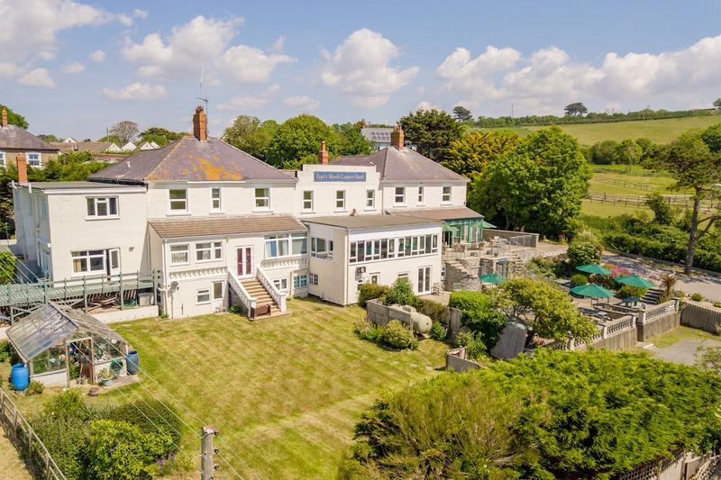 Eype's Mouth Country Hotel - Image 1