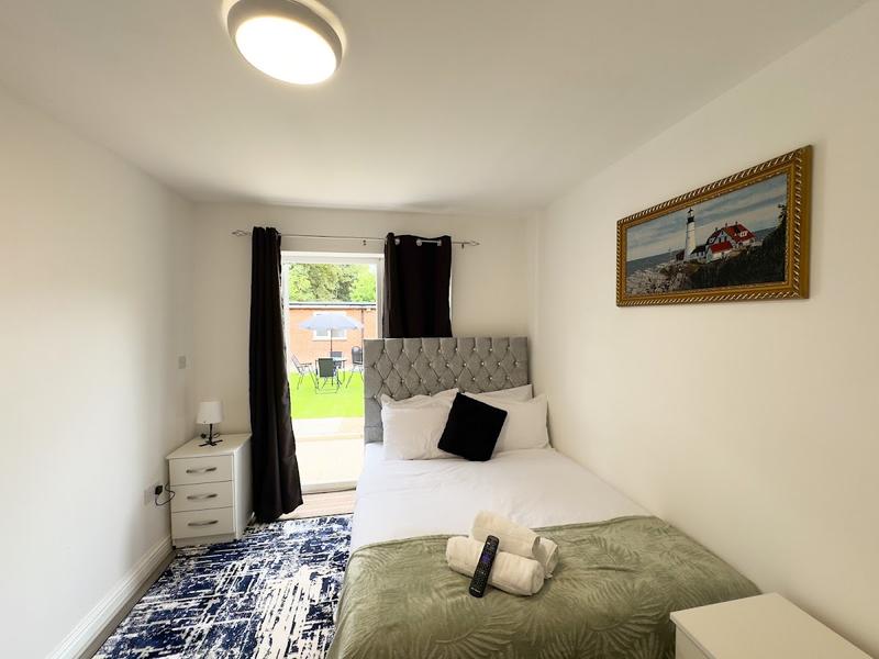 Heathrow Lodge - Image 2