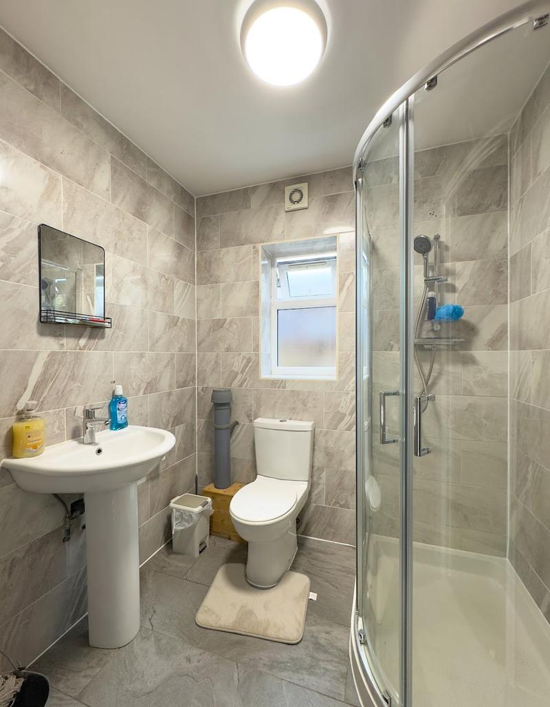 Heathrow Lodge - Image 3