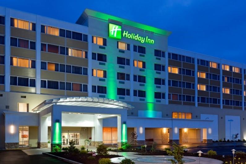 Holiday Inn Clark - Image 1