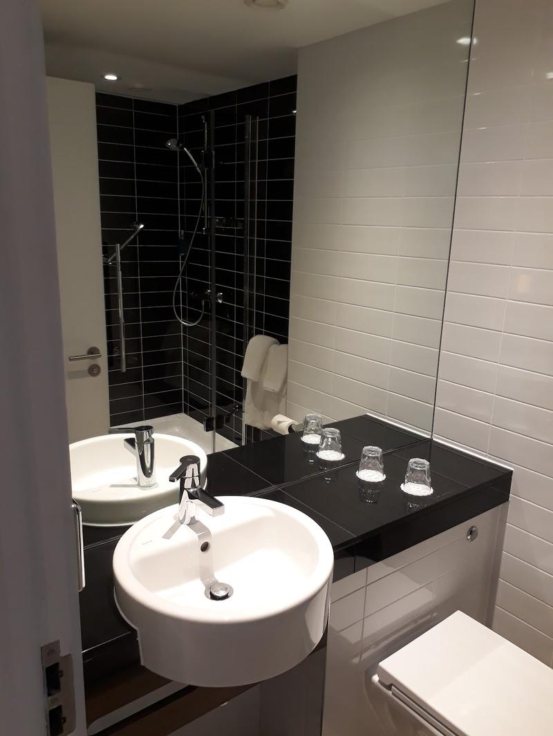 Holiday Inn Express London Vauxhall Nine Elms - Image 3