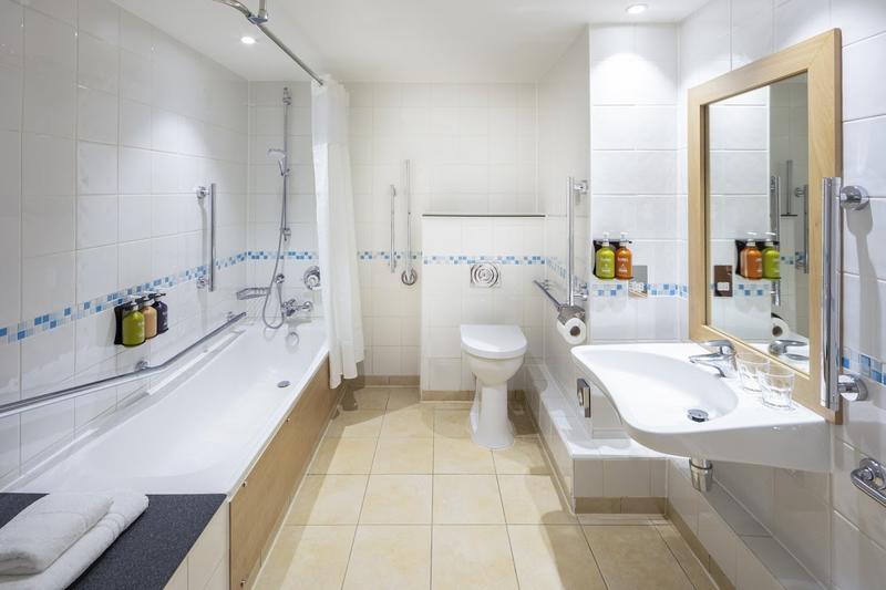 Holiday Inn High Wycombe M40, Jct.4 - Image 3
