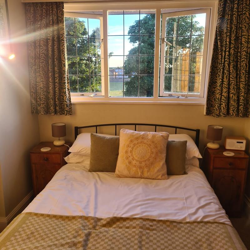 Knights Court Hotel - Image 2