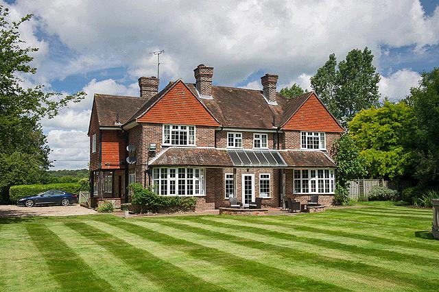 Little Hemingfold Hotel - Image 1