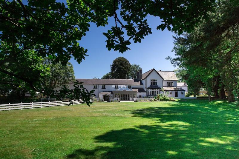 Llechwen Hall Hotel - Image 1