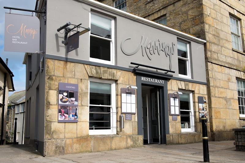 Mannings Hotel - Image 1