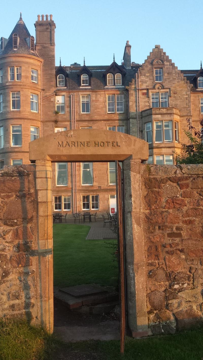 Marine Hotel thumbnail 3