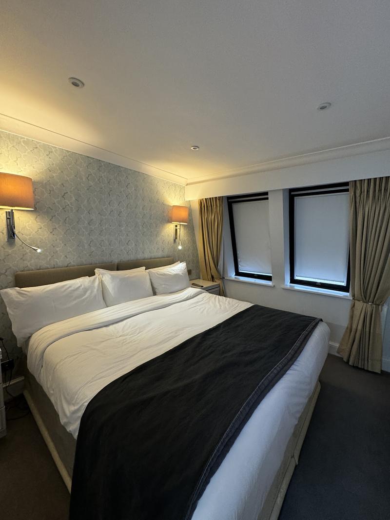 Mayfair House Apartments thumbnail 2