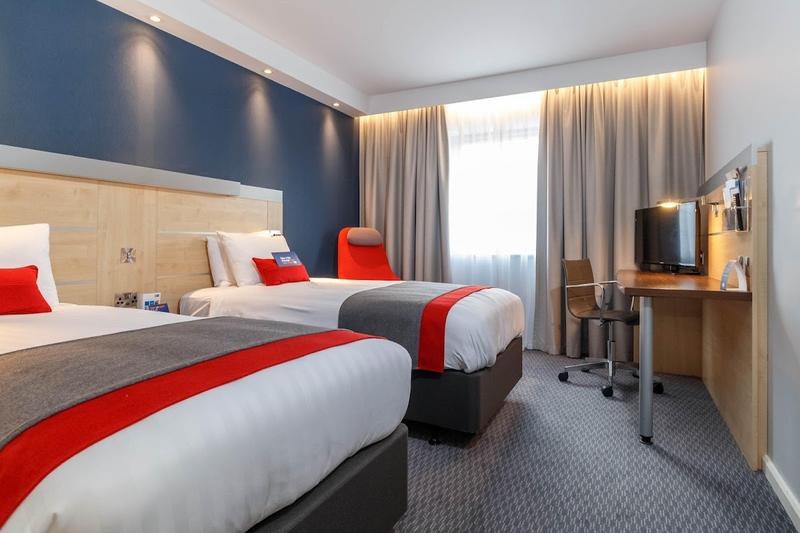 Holiday Inn Express & Suites Walsall - Image 2