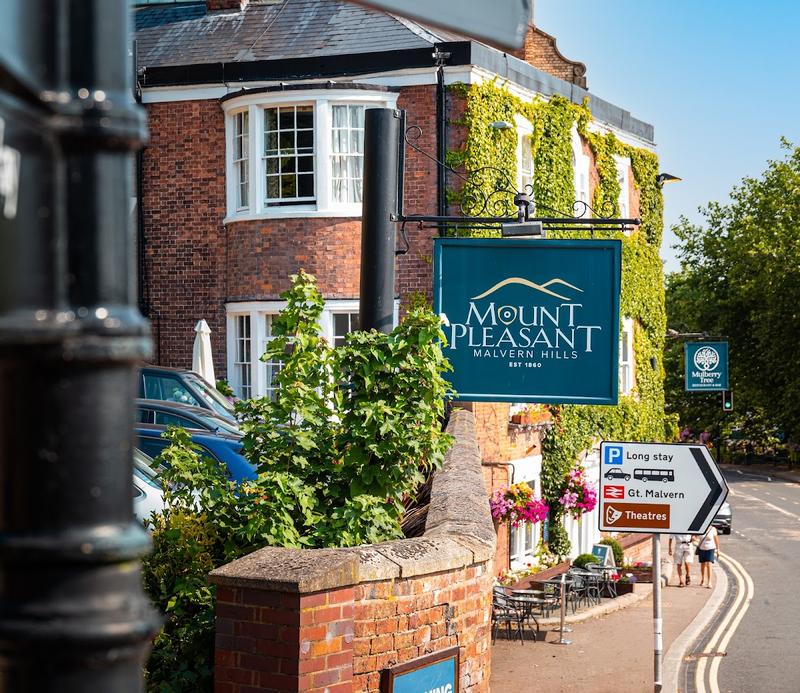 Mount Pleasant Hotel - Image 1