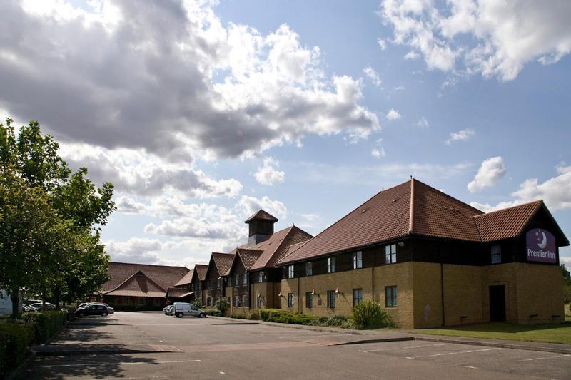 Premier Travel Inn Basildon South - Image 1