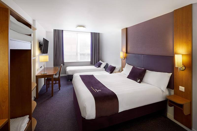Premier Inn Hull North - Image 2