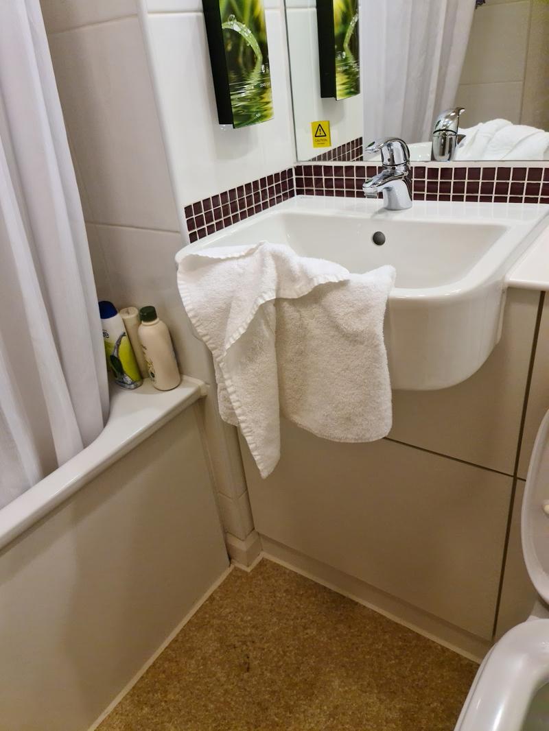 Quality Hotel Edinburgh Airport thumbnail 3