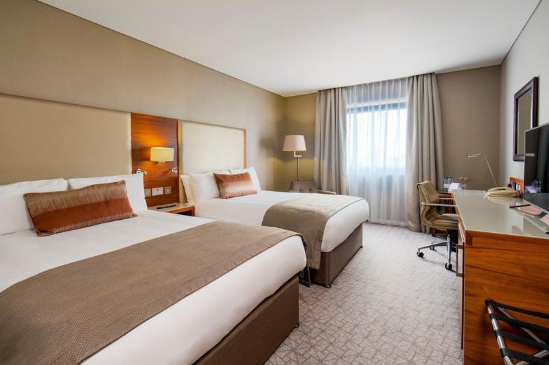 Ramada Hotel & Suites Royal Docklands - Image 2