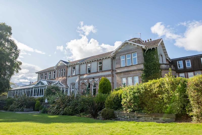 Rosslea Hall Hotel - Image 1