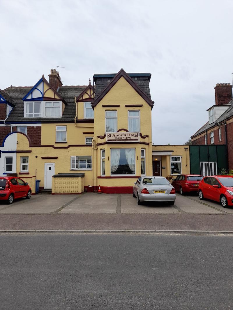 St Anne's Hotel - Image 2
