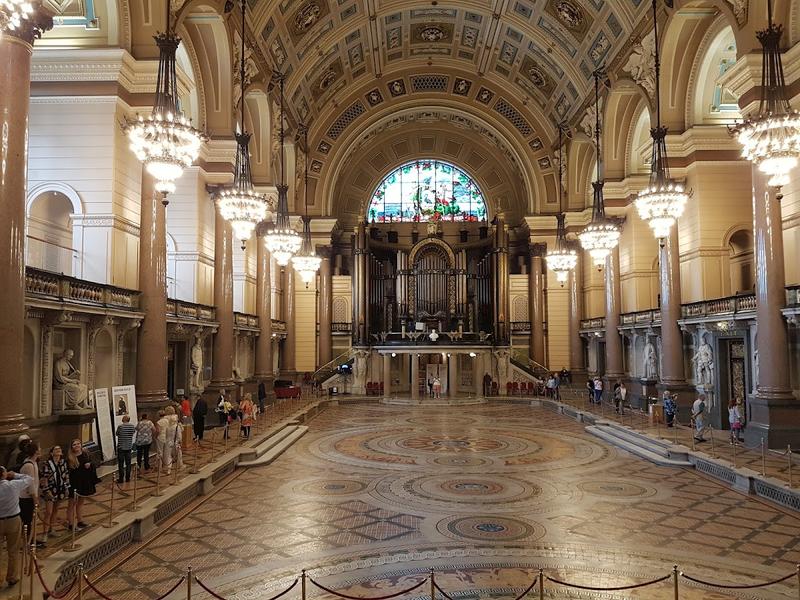 St George's Hall thumbnail 2