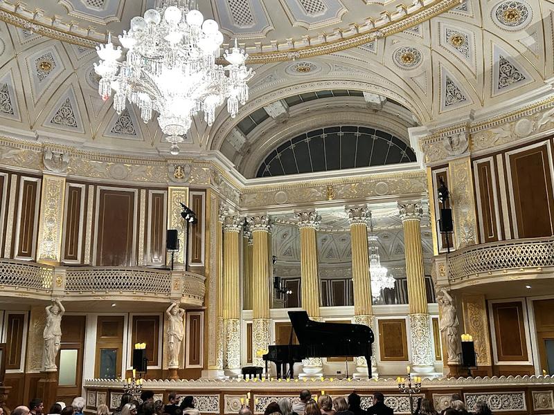 St George's Hall thumbnail 3