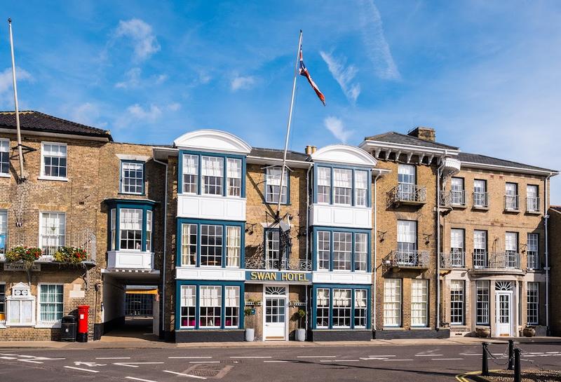 Swan Hotel - Image 1