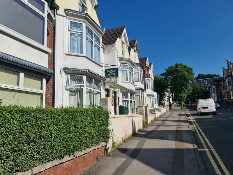 Swandown Hotel - Image 1
