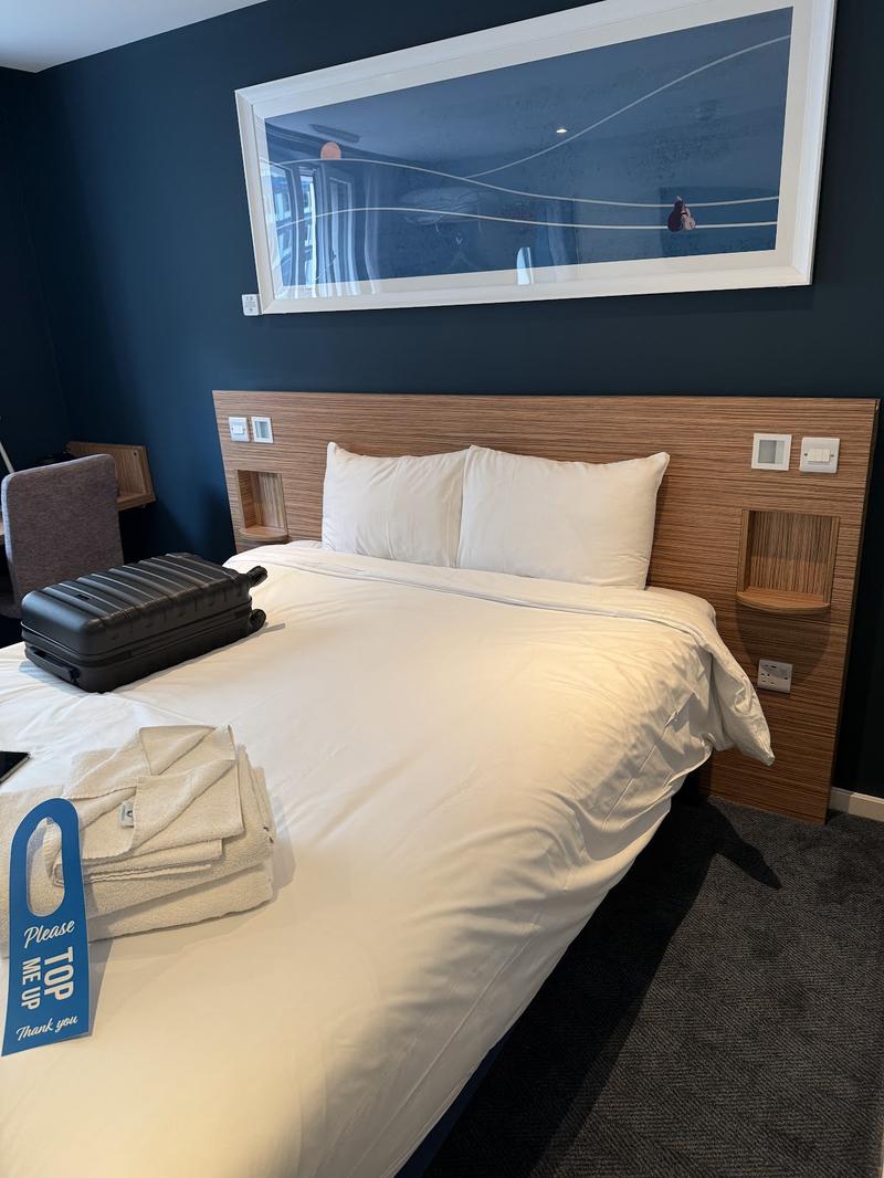 Travelodge Aldgate East thumbnail 2