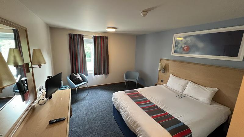 Travelodge Leeds Bradford Airport - Image 2