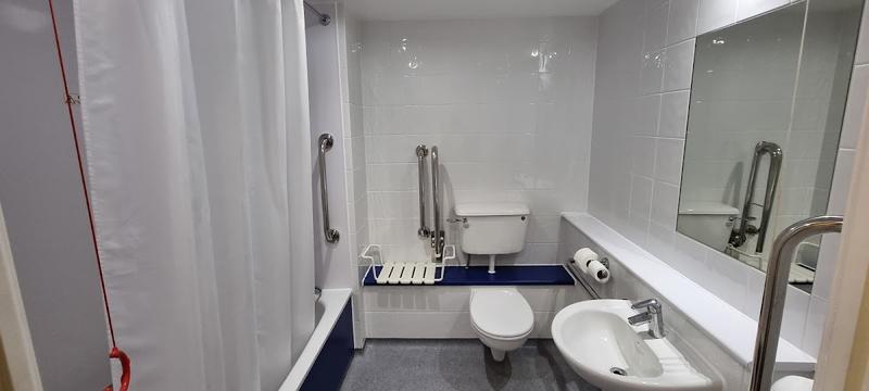 Travelodge Leeds Bradford Airport - Image 3