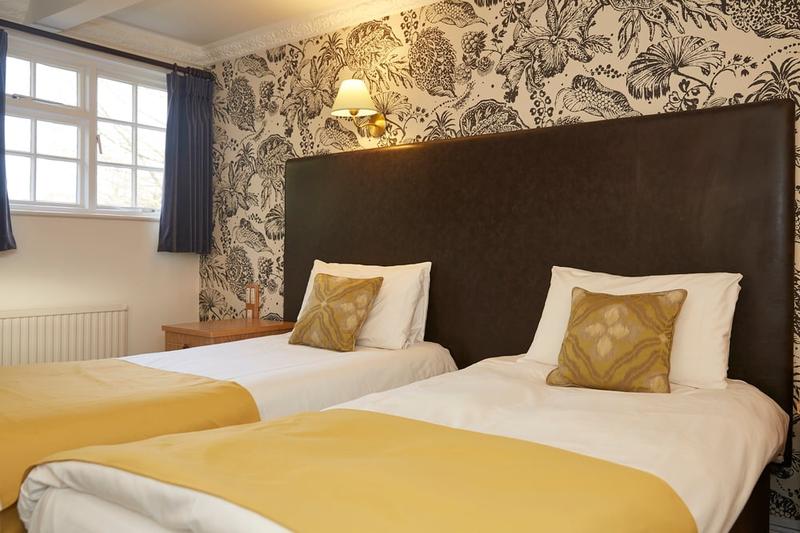 White Hall Hotel - Image 2