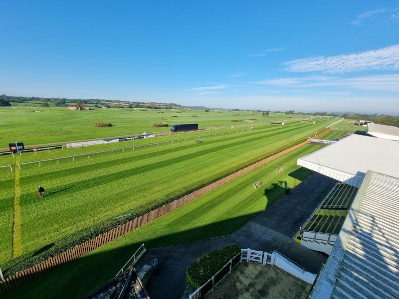 Wincanton Racecourse thumbnail 3