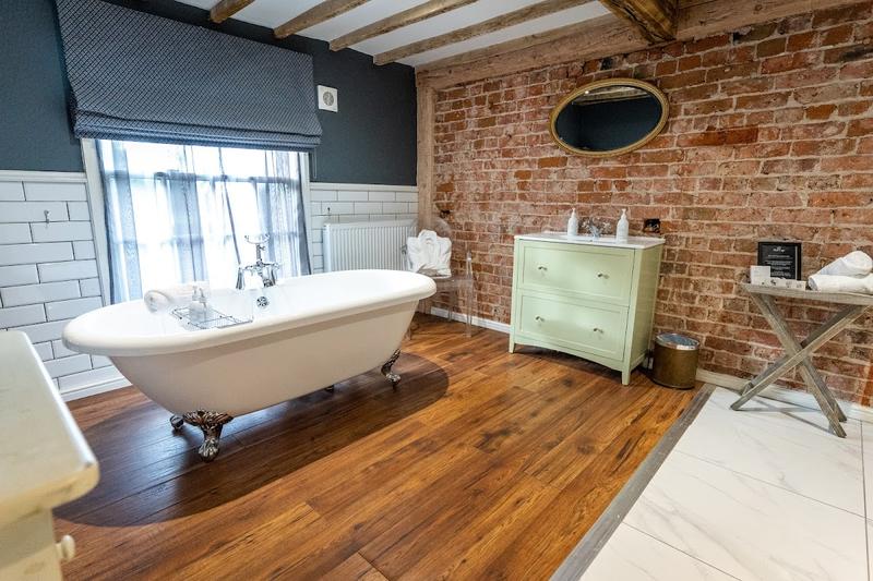 Ye Olde Vicarage Hotel - Image 3