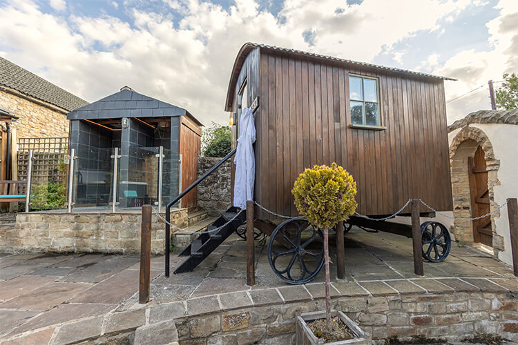 Morritt Arms Hotel - Image 1