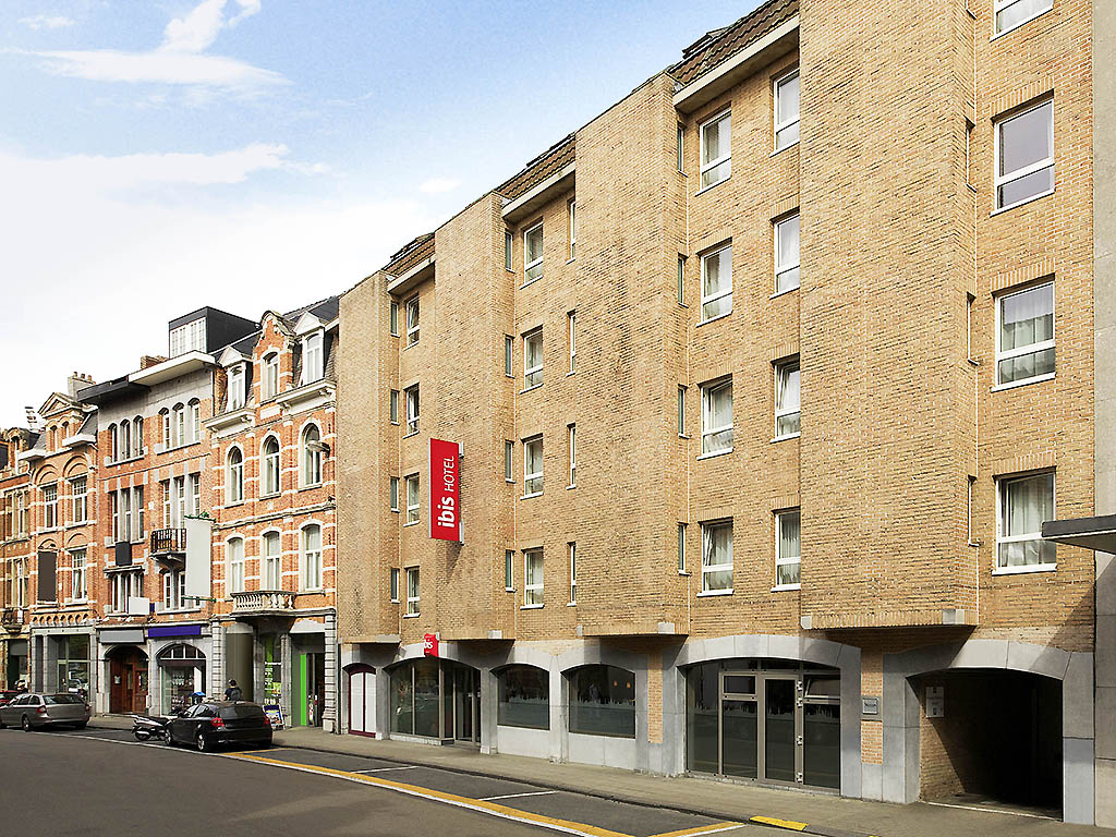 Ibis Swansea - Image 1