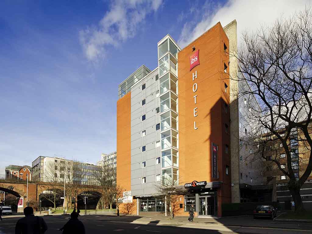 Mercure Wigan Oak Hotel - Image 1