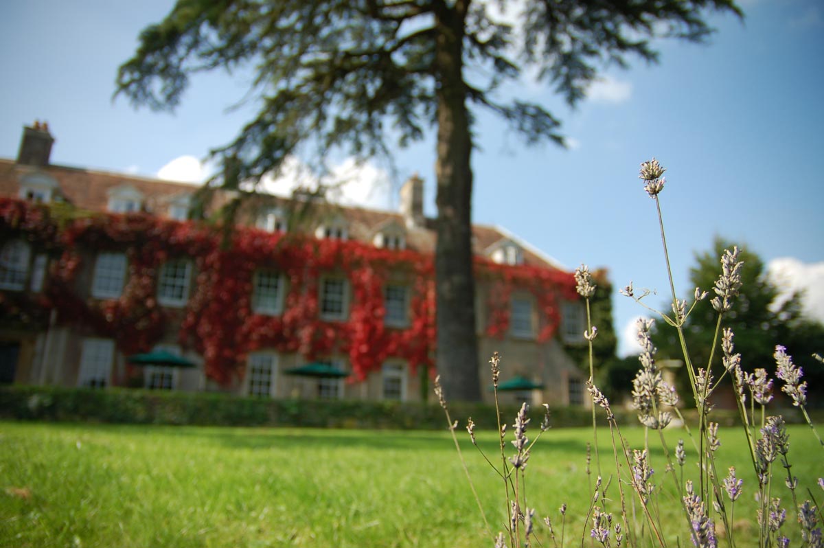 Holbrook House Hotel - Image 1