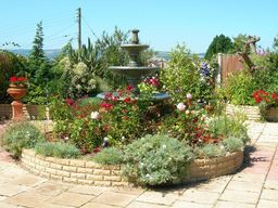 Meryan House Hotel - Image 1